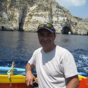 Meet your Posher, Louis